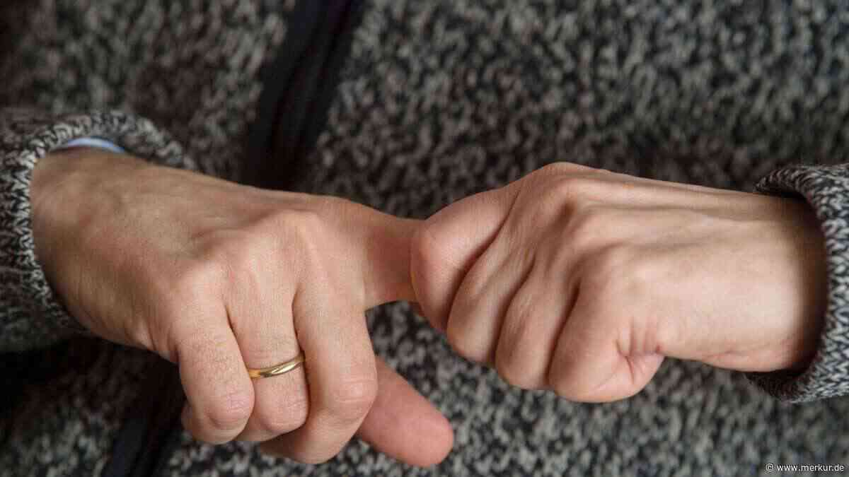 Wechseljahre und Gelenkschmerzen: Warum der Östrogenmangel Knie, Hüfte und Finger quält