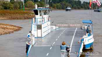 Rhein-Fähren fahren wieder - Binnenschiffe haben weiter Probleme