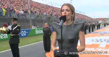 Davina Michelle zingt zuiver Wilhelmus voor koning Willem-Alexander bij laatste Dutch GP