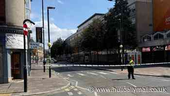 Police cordon off Hull city centre street
