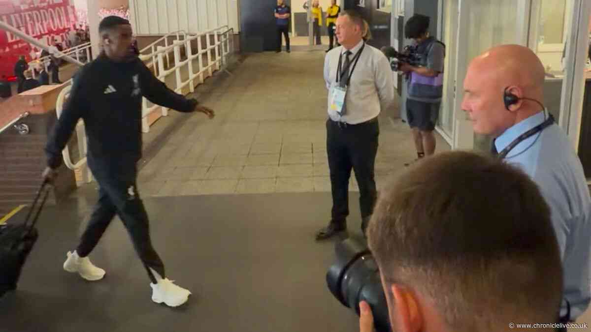 Alexander Isak feels full force of Newcastle United fans after toxic welcome