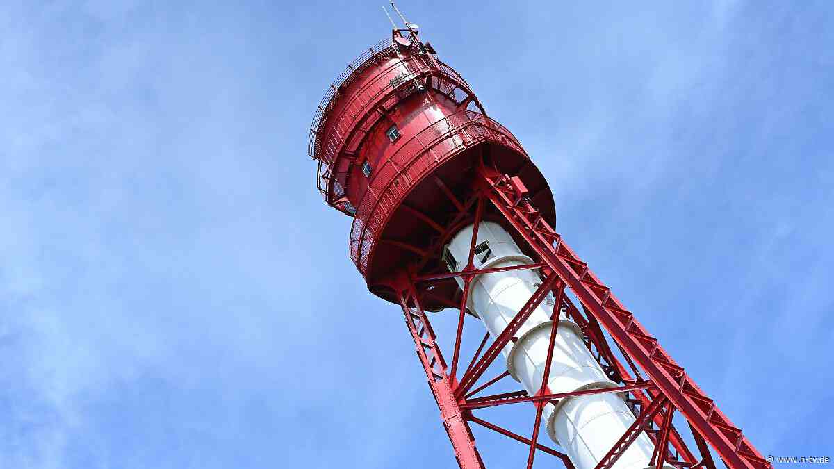 Leuchtende Stahlkonstruktion: Bei Ostfrieslands "Eiffelturm" stellt sich die Rekordfrage