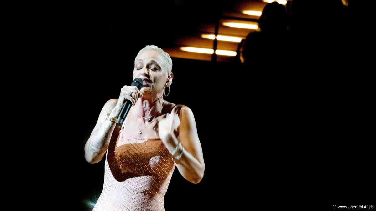 Mariza famos in der Elbphilharmonie: Es reicht nicht, bloß von Musik zu berichten
