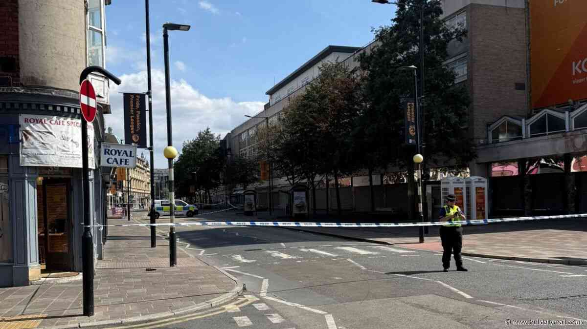 Man seriously injured in Hull city centre stabbing