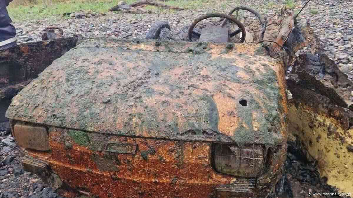 Niedrigwasser enthüllt Oldtimer aus den 70ern – doch das ist nicht der einzige Fund
