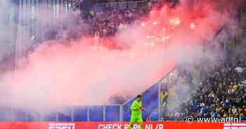 Cambuur-Feyenoord ligt stil door vuurwerk van Rotterdamse fans, Makkelie: 'Uitsluiten of er geen spelers zijn geraakt'