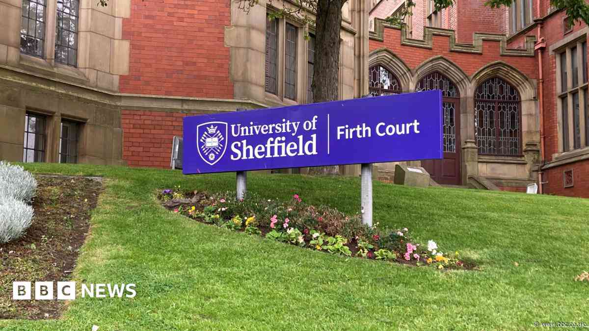 Motion of no-confidence in university chief passes