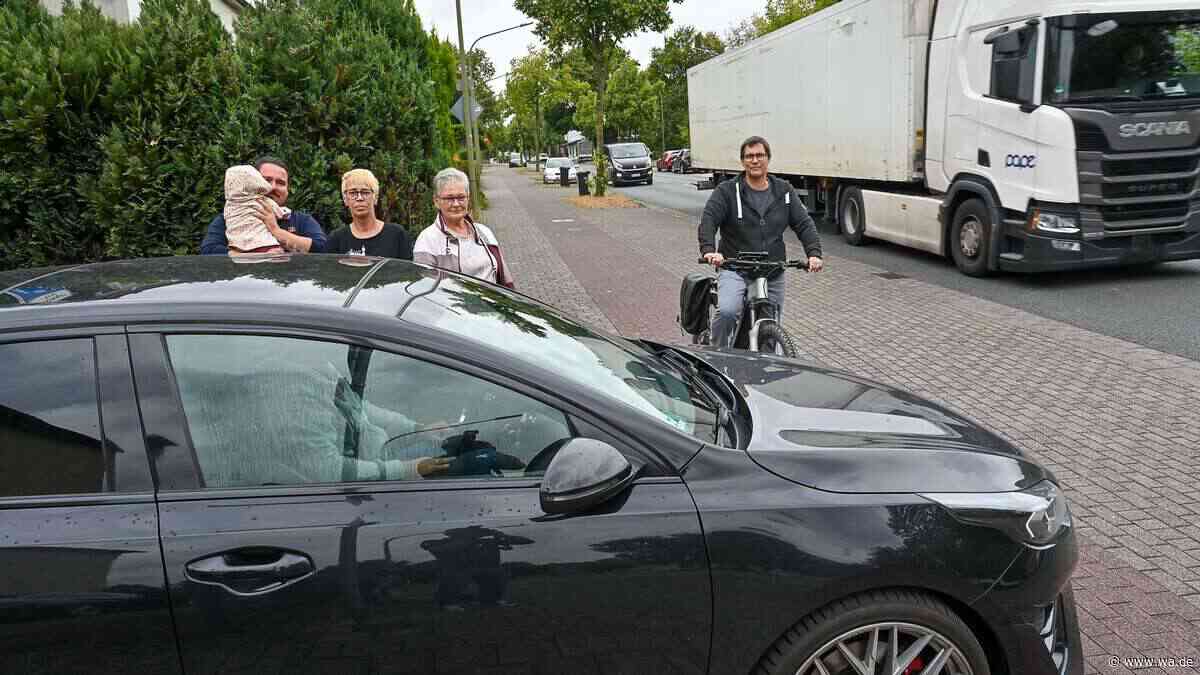 Unfallgefahr: An dieser Einmündung der B63 sind Radfahrer kaum zu sehen