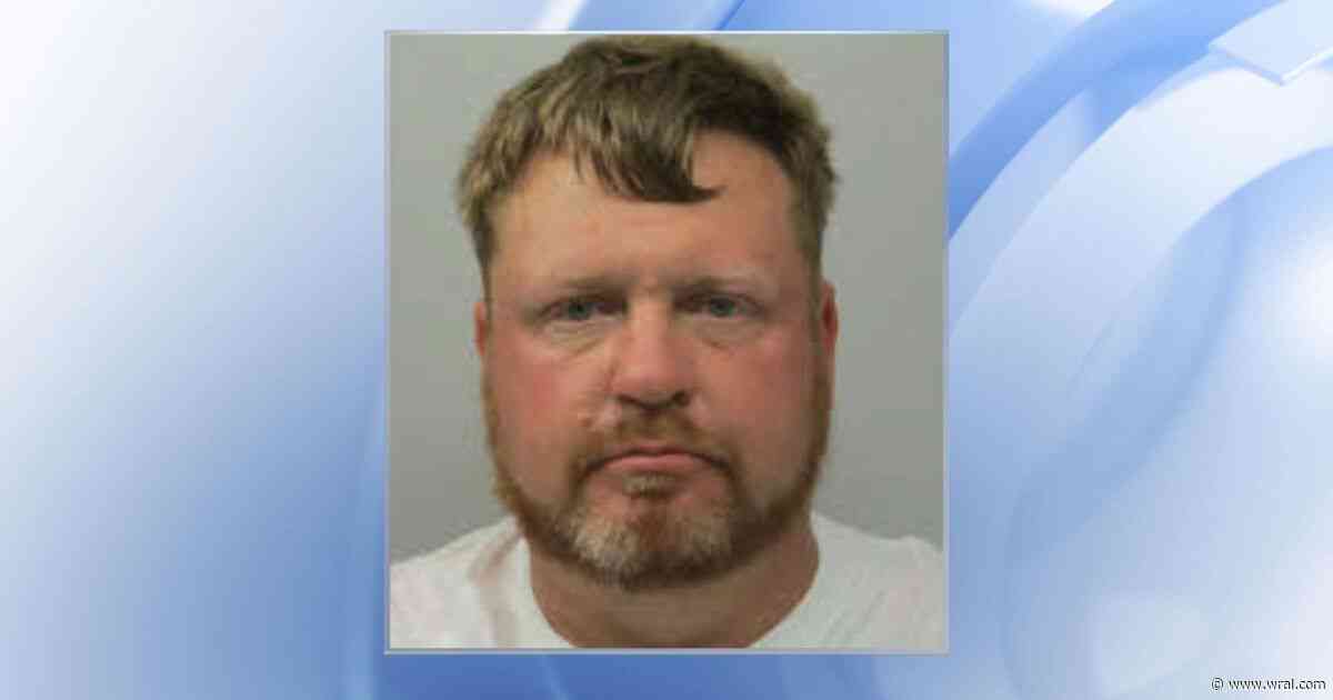 Man charged with killing 10-year-old in DWI boat crash expected to enter plea in court