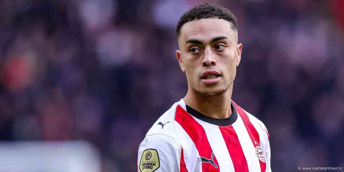 PSV krijgt duidelijk advies van Bruggink: 'Super belangrijk dat hij niet vertrekt'