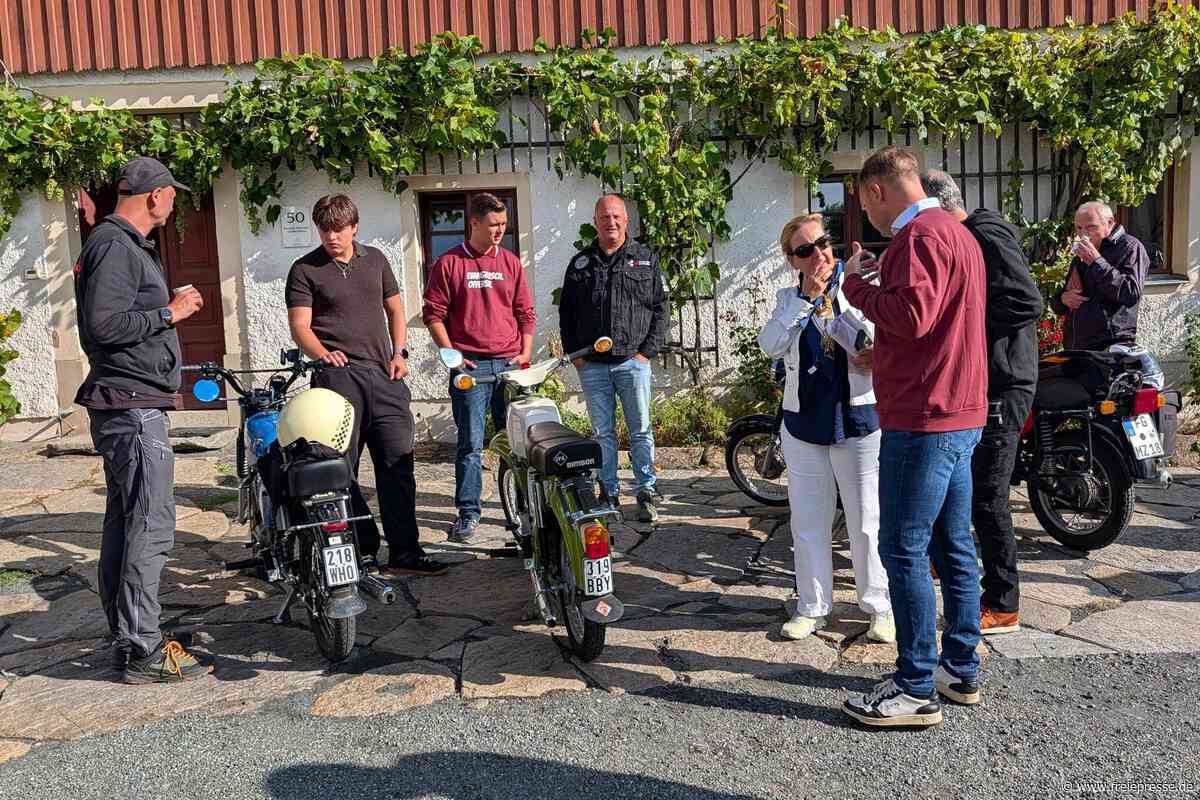 Moped-Gottesdienst in Großschirma: Simson-Kult und Glaube verbinden Menschen