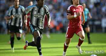 Droomstart voor Newcastle United tegen Liverpool, Frimpong en Kerkez pakken allebei geel