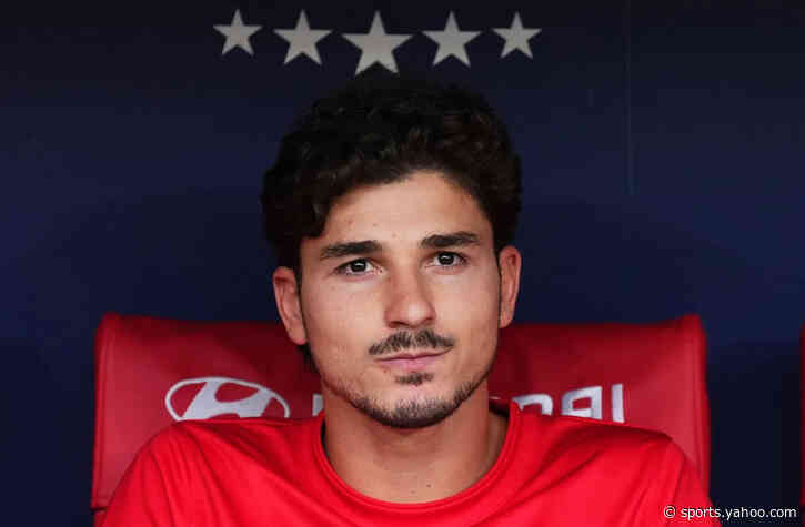 Barcelona top target loudly booed by Atletico Madrid fans amid ongoing transfer pursuit