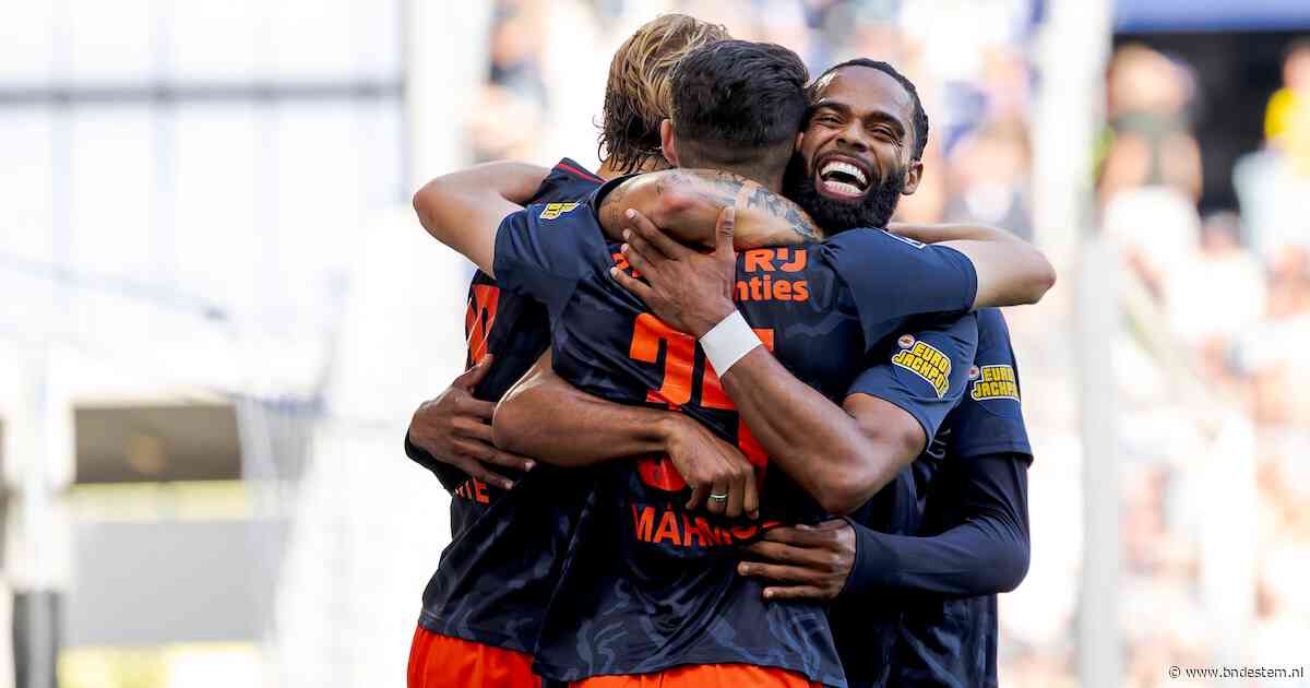 Feyenoord slikt eretreffer op weg naar monsterscore bij Cambuur, drie fans gewond door vuurwerk