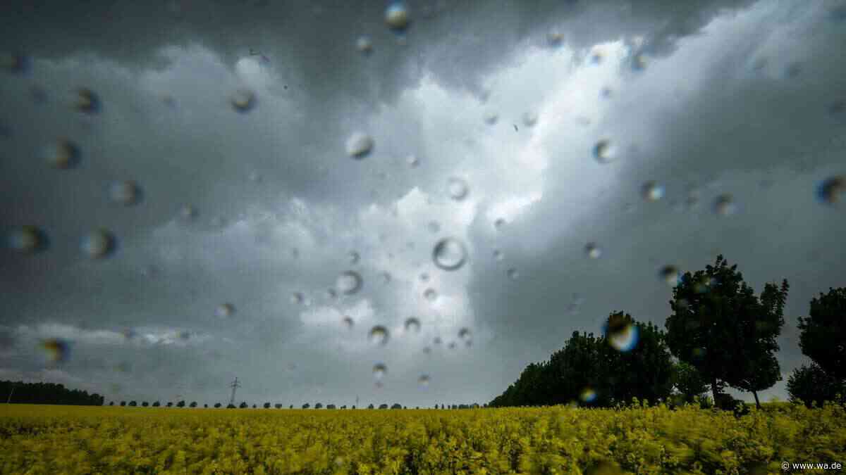 „Schauerartiger Regen oder Gewitter mit Starkregen“: Unwetter in NRW möglich – eine Region betroffen