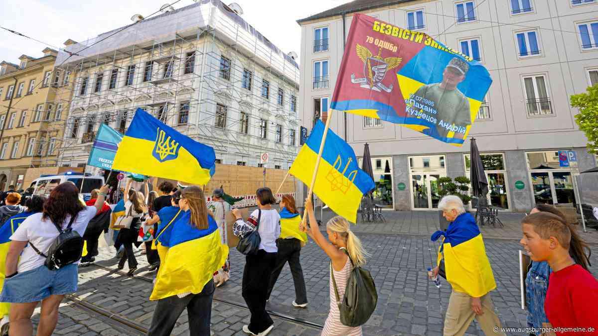 Ukraine Demo: Warum die blau-gelbe Fahne eine solche symbolische Bedeutung hat