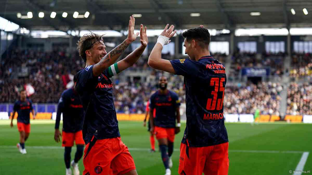 Feyenoord wint ruim van Cambuur na onderbreking vanwege wangedrag fans
