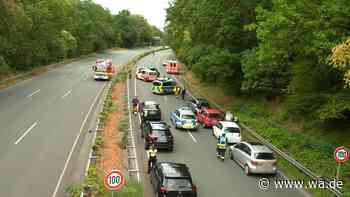 Tödlicher Motorradunfall an Autobahnkreuz – Fahrbahn stundenlang gesperrt