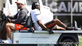 Browns lose DE Wright for season, sign Barnett