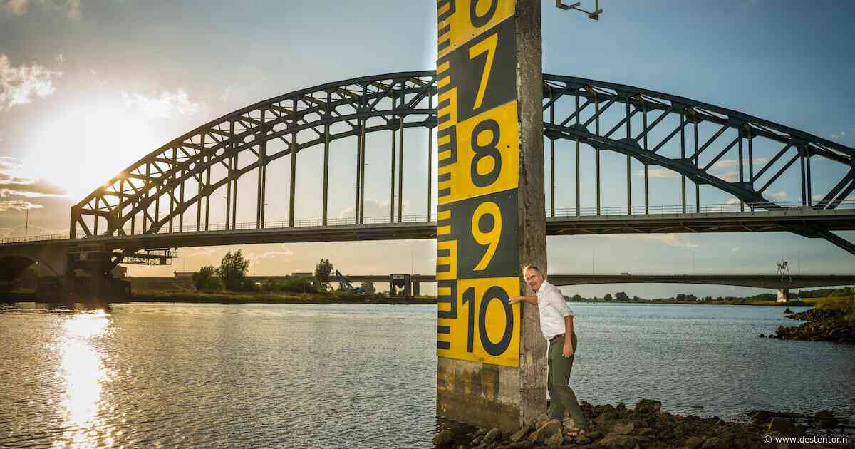 Nog nooit stond de IJssel zo laag: wat de droogte prijsgeeft, verrast rivierkenner Wim