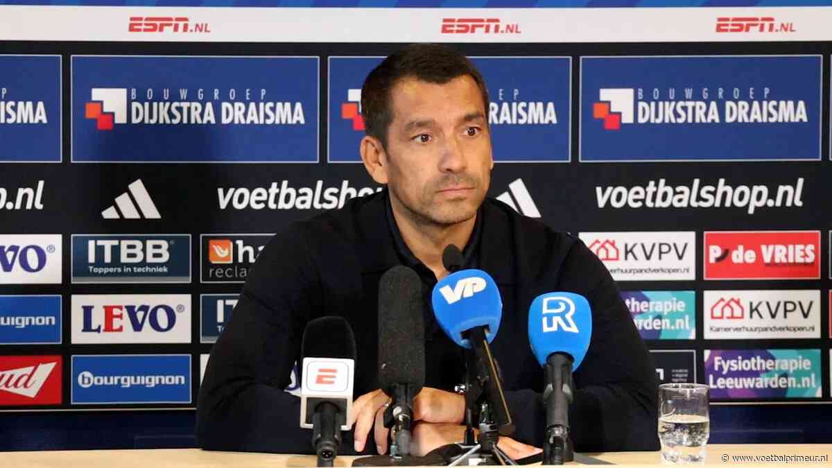 Van Bronckhorst maakt heel duidelijk statement na vuurwerkactie van Feyenoord-fans