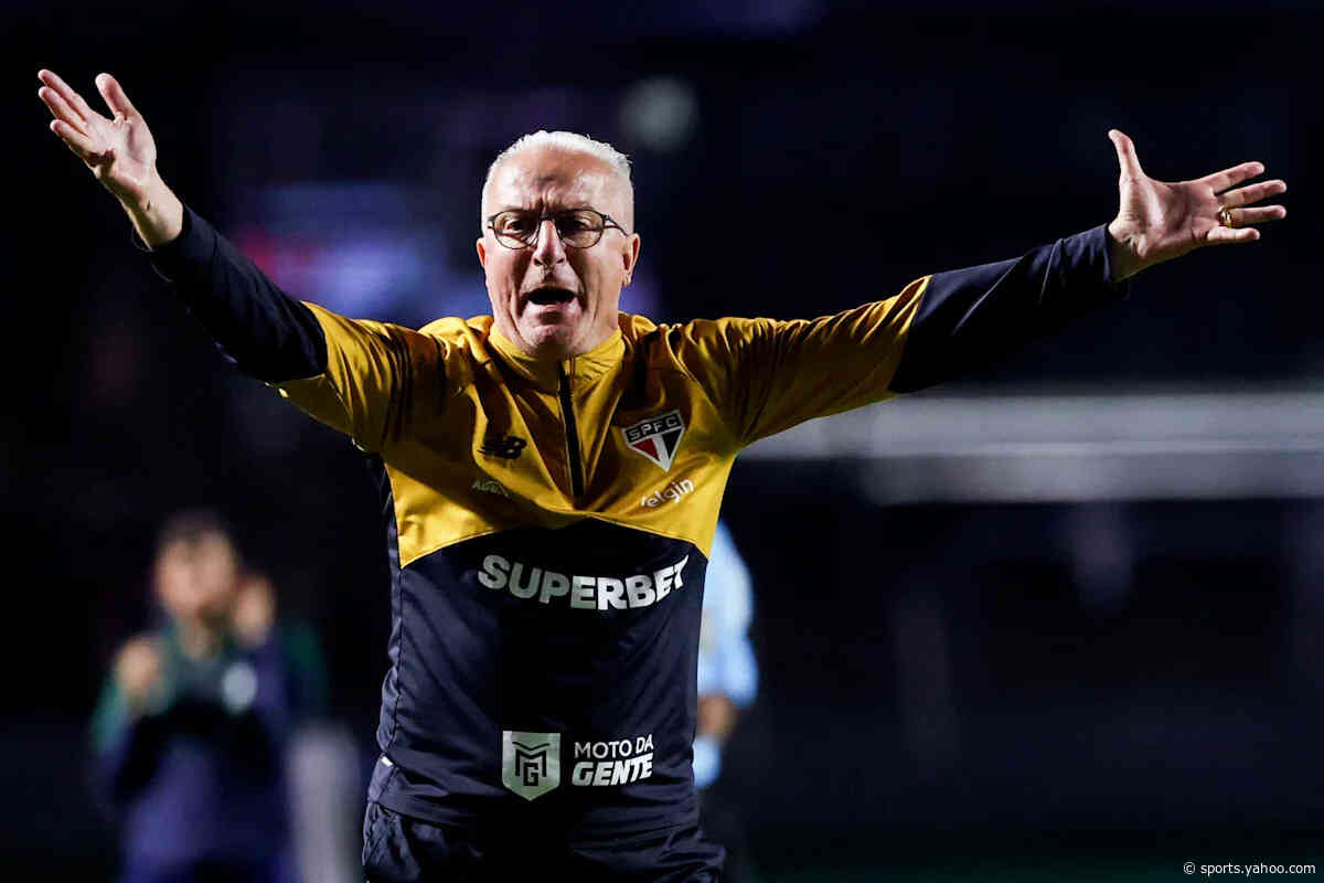 São Paulo go 10 games without a win, lose to bottom club Chapecoense