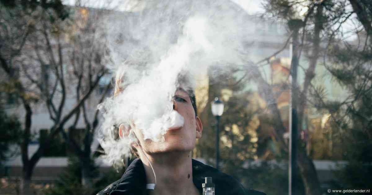 Samenleving nog lang niet rookvrij: jongvolwassenen roken en vapen weer volop