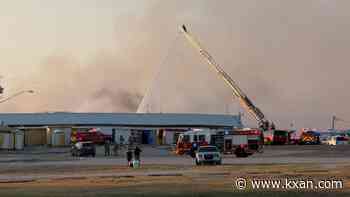 2 injured in fire at Austin flea market off Hwy 290