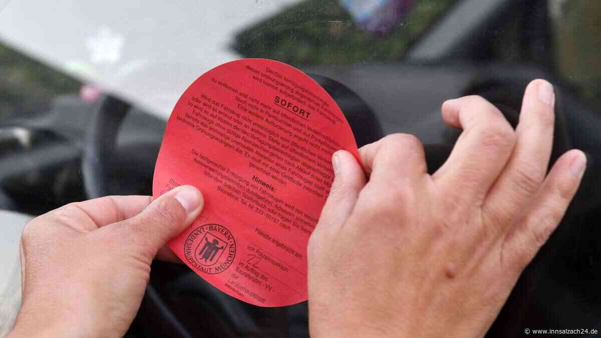 Waldkraiburger kratzt am Auto Siegel vom Amt ab – warum ihn das vor Gericht bringt