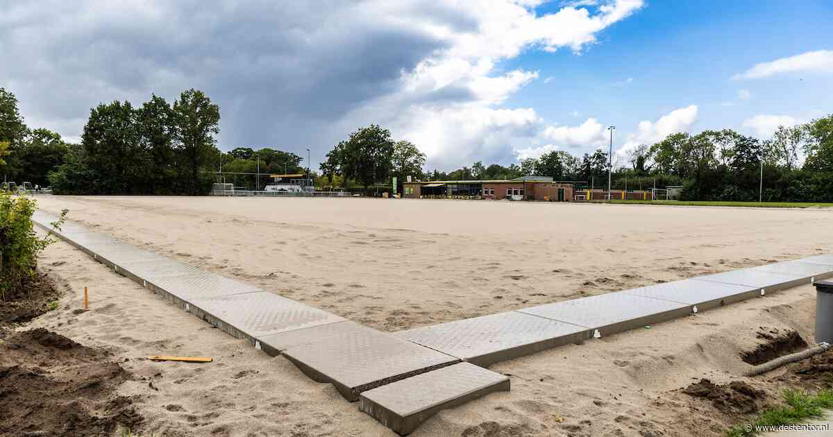 Voetbalclub uit Olst wil een nieuwe kunstgrasmat, maar moet door droogte langer wachten