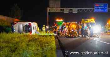 LIVE Ongeluk touringcar | Zeker 15 gewonden bij ernstig ongeluk met Oostenrijkse touringcar met scholieren, A28 volledig dicht