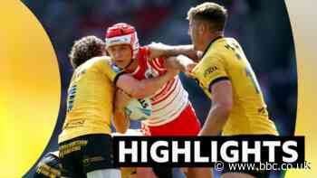 Saints beat Castleford to keep play-off hope alive