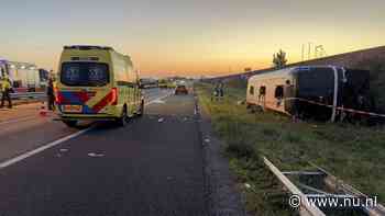 Ernstig ongeluk met touringcar en bestelbus op A28, meerdere gewonden