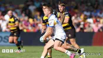Twelve-try Leeds crush York to top Super League