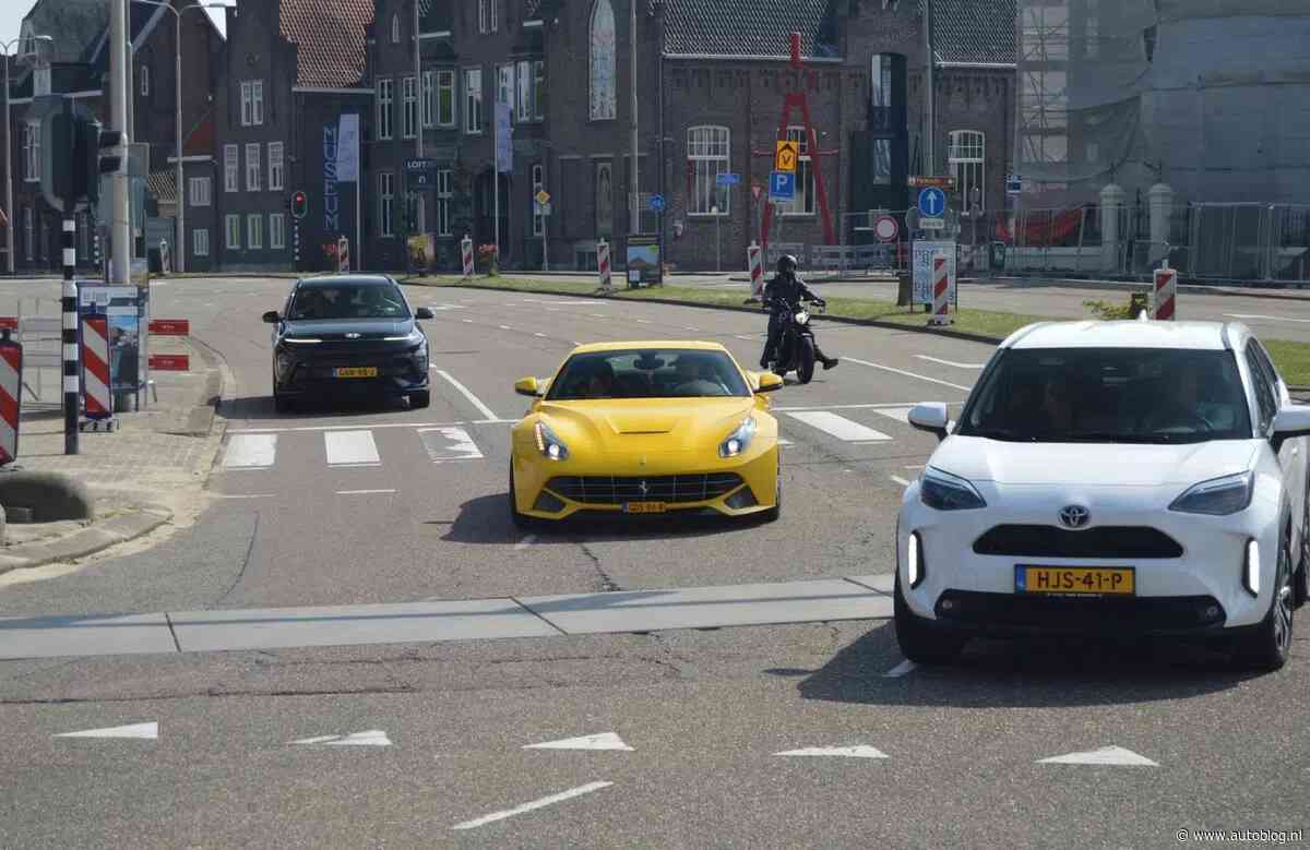 CBS: Meest verkochte auto van Nederland is minstens 16 jaar oud