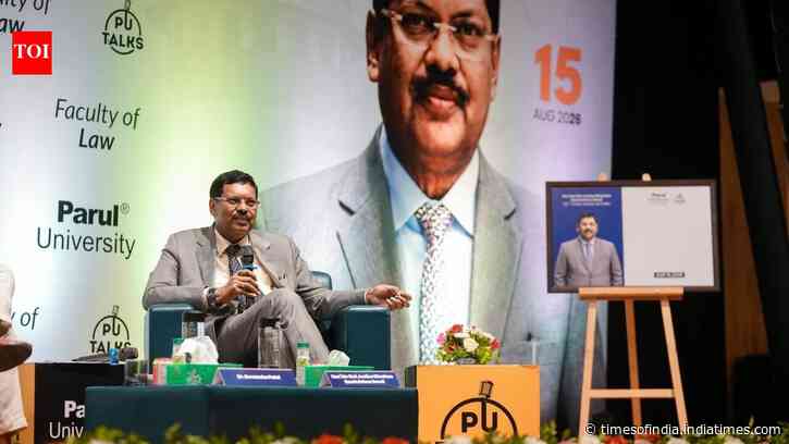 Parul University marks 80th Independence Day with former CJI Justice Bhushan Ramkrishna Gavai as chief guest