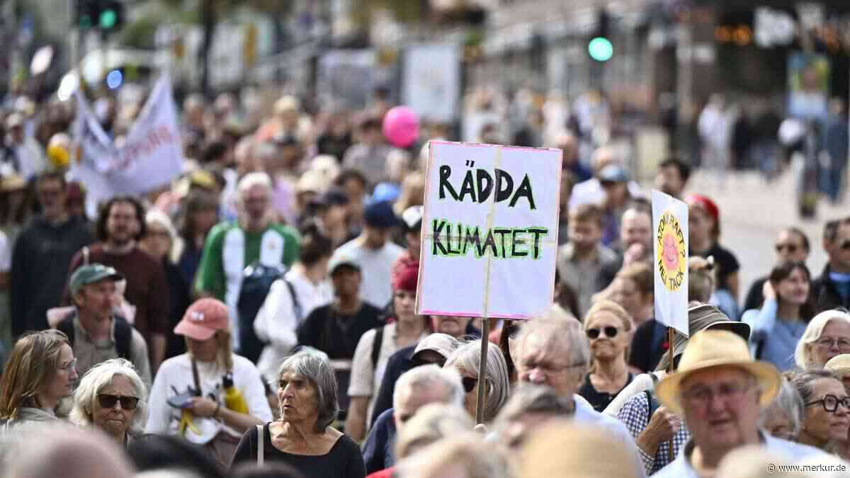 Mehr als 10.000 Menschen auf der Straße: Stockholm erlebt größte Klima-Demo vor der Parlamentswahl