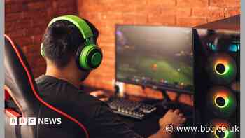 How to get £2,000 to play computer games at university