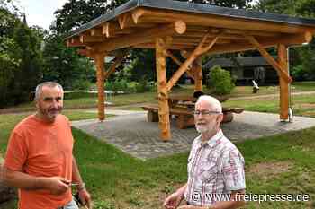 Neuer Hingucker im Baumpark bei Mittweida: Pavillon bekommt noch grünes Dach