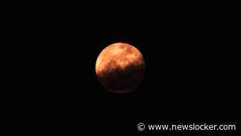 Er komt weer een eclips deze week en nu heb je géén speciale bril nodig