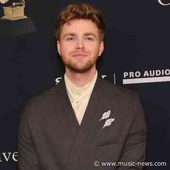 Alex Warren cancels concert at last minute due to illness