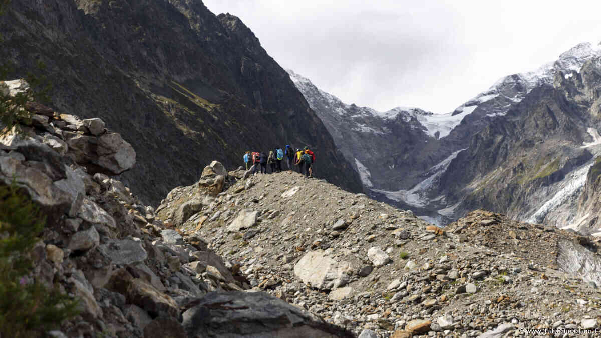 Monte Bianco, i segni della crisi climatica sui ghiacciai tra crolli, perdita di volumi e rischi per le comunità