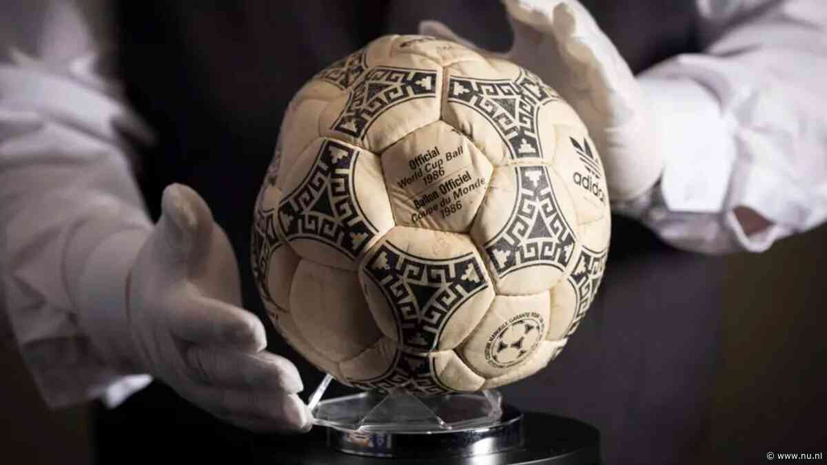Bal van 'Hand van God'-goal Maradona voor 'slechts' 2,9 miljoen euro geveild