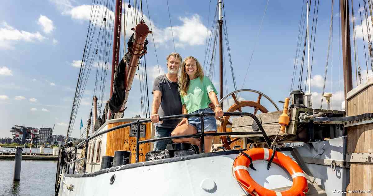 Wendy en Jerry hebben een zeetjalk uit 1902: ‘Onze ligplaats geeft al een vakantiegevoel’