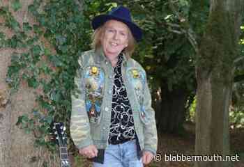 SLADE Guitarist DAVE HILL Shares 'She Had A Troubled Heart' Single From Upcoming 'Dirty Foot Lane' Solo Album