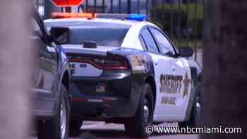 Woman hospitalized after being stabbed, robbed in NW Miami-Dade, deputies say