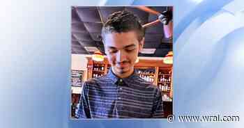 Deputies searching for 19-year-old in Orange County wearing green and white striped shirt