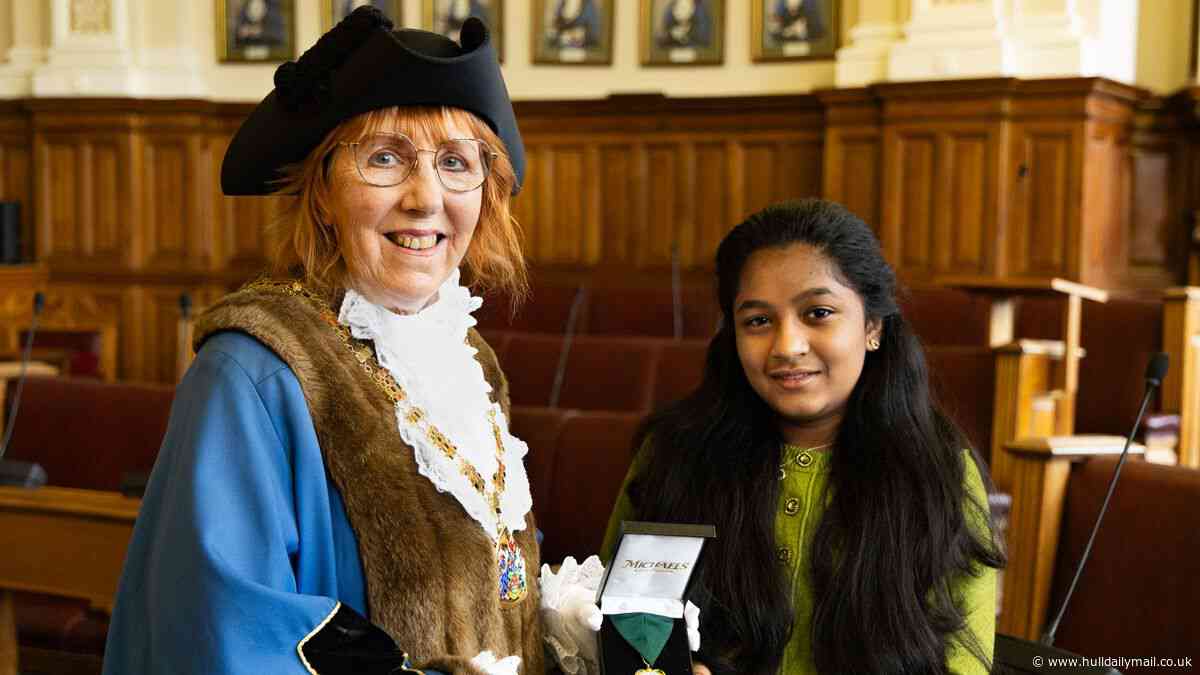 East Riding's first ever Young Mayor accepts her official badge of office
