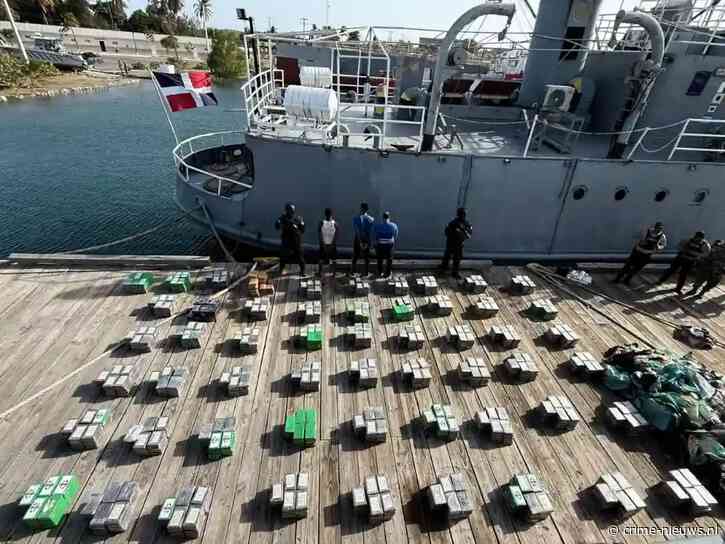 1.360 kilo cocaïne onderschept en arrestaties na drugsboot achtervolging van 15 uur voor kust