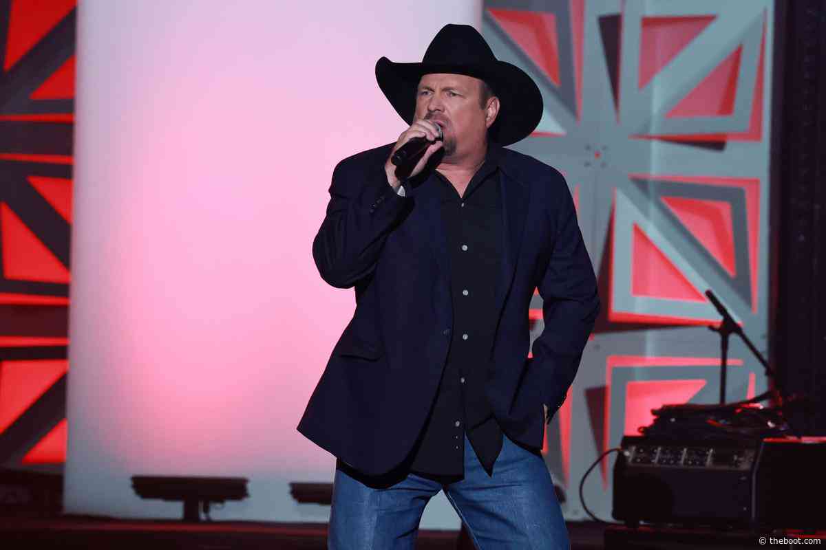 Russell Dickerson Was Shocked by the Comment Garth Brooks Left